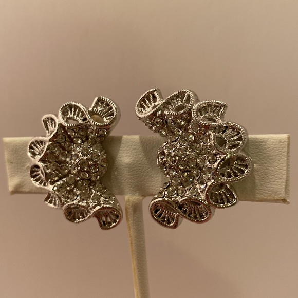 Vintage Rhinestone Clip On earrings lightweight -“ - Picture 2 of 5